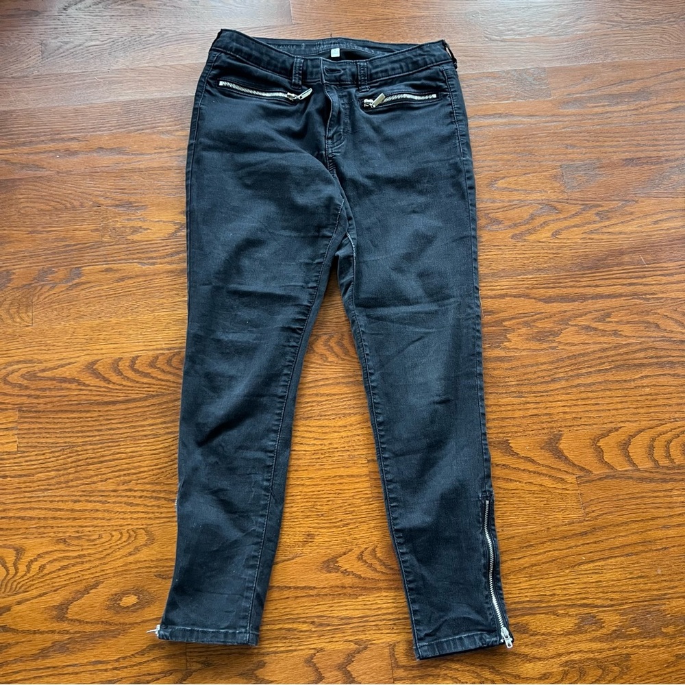 Women’s black pants with zipper